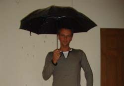Martin mit Schirm